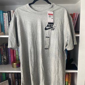 *BNWT* Men's Nike SB T-shirt